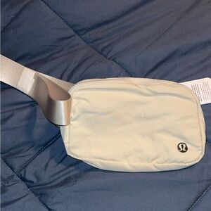 Lululemon belt bag NWT